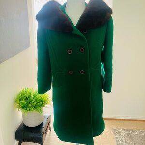 Elegant Green Double-Breasted Coat
